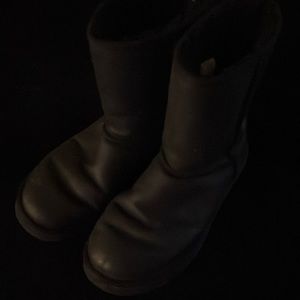 Black Uggs